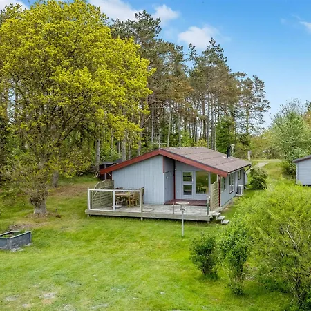 Semesterbostad Eveline - 800m From The Sea By Interhome